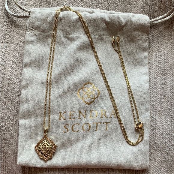 Kendra Scott Jewelry - Kendra Scott Gold Filigree Pendant Adjustable NEW